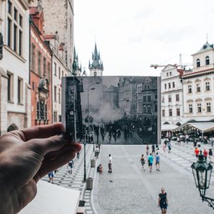 Srovnávací fotografie - Staroměstské náměstí