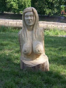 Z vystavených artefaktů nymburského Dřevosochání, foto www.divadlonymburk.cz