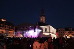 Páteční večer na náměstí bude patřit Petru Bendemu.