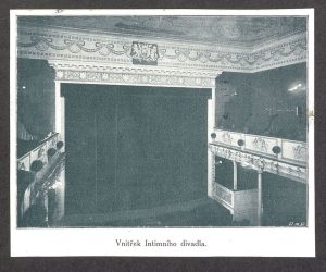 Interiér divadla v letech 1908 až 1928, kdy neslo název Intimní.