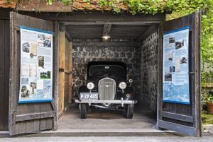 Novou součástí památníku je garáž se Škodou Rapid z roku 1937