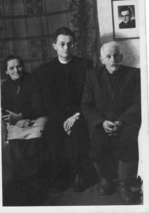 P. Vladimír Matějka s rodiči v Hlinsku
