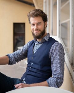 Jindřich Fialka, zakladatel Q Designers a autor původního námětu "100 dětských skupin"