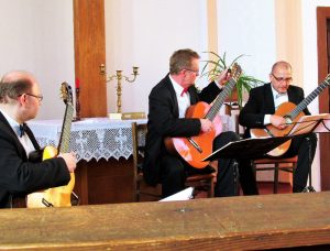 První víkend po Velikonocích v kostele vystoupilo trio Guitar Arte Trio