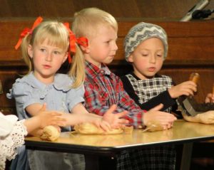 MŠ Palackého Nový Bydžov: Česká zabíjačka. Foto Jan Řehounek.