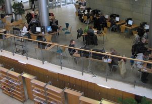 Vstupní aula Vědecké knihovny v Liberci