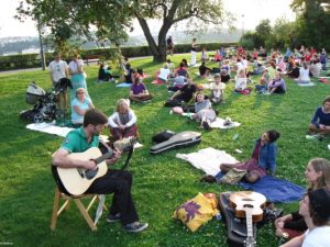 OPEN air písničkářů