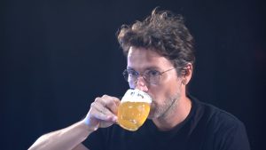 Pivo obou finalistů ochutnal i speciální host - Lukáš Hejík.