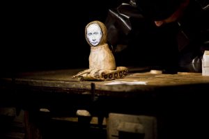 Putin lyžuje /hra o zrození vraha/