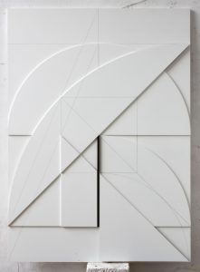 Stanislav Kolíbal: Bílá reliéfy, 2011, dřevo, lak, železo, kresba, 150 x 108 cm