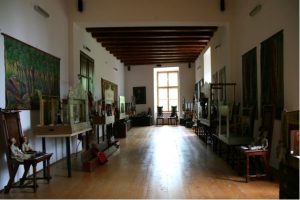Pohled do expozice výstavy Úchvatný svět historických loutek. Foto www.muzeumvalassko.cz.