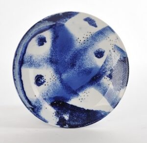 Porcelánový talíř, kobalt, listry