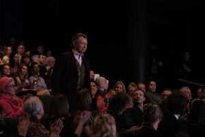 Promítání filmu One Life, Nick Winton v publiku