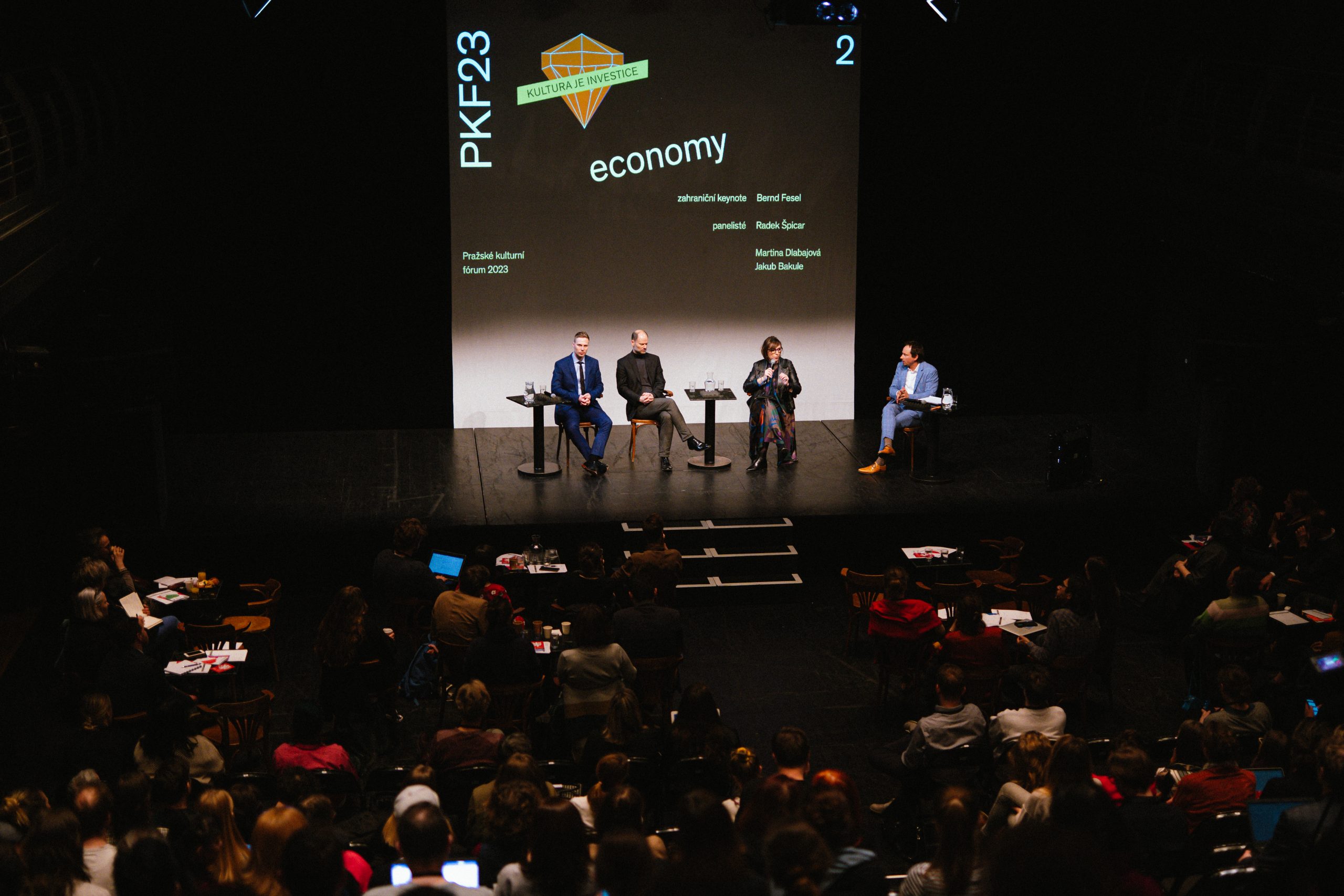 Jakub Bakule, Radek Špicar a Martina Dlabajová, panelisté panelu Economy