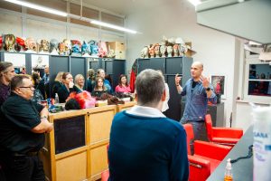 Noc divadel - Jiří Hejcman s diváky v maskérně