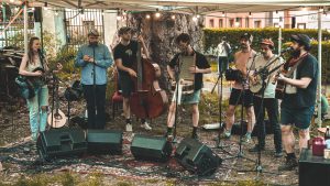 Koncert Severního nástupiště na zahradě domu