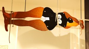 Hříšnice, 2 m, ocel+smalt, Olina Franco