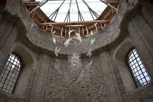 Pohled do interiéru kostela v Neratově