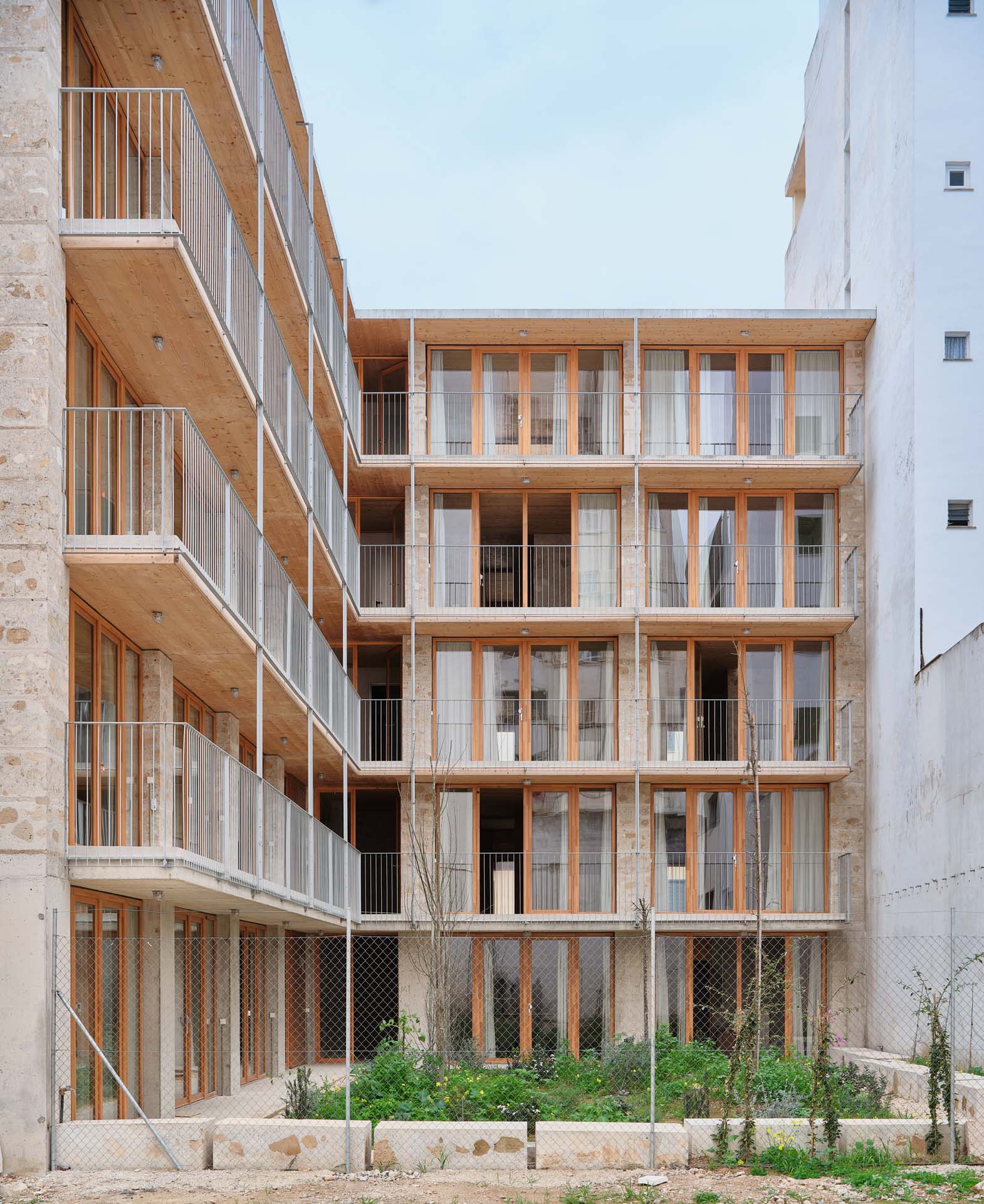 HARQUITECTES. Social housing 2104