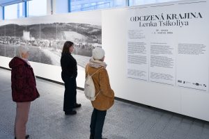 Lenka Tsikoliya – Odcizená krajina