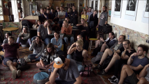 Z filmu 80 rozlícených novinářů