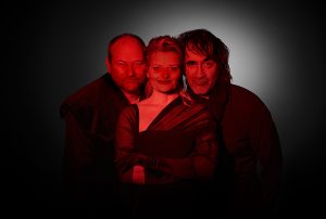 Marek Taclík, Erika Stárková a Jakub Kohák v Komedii omylů