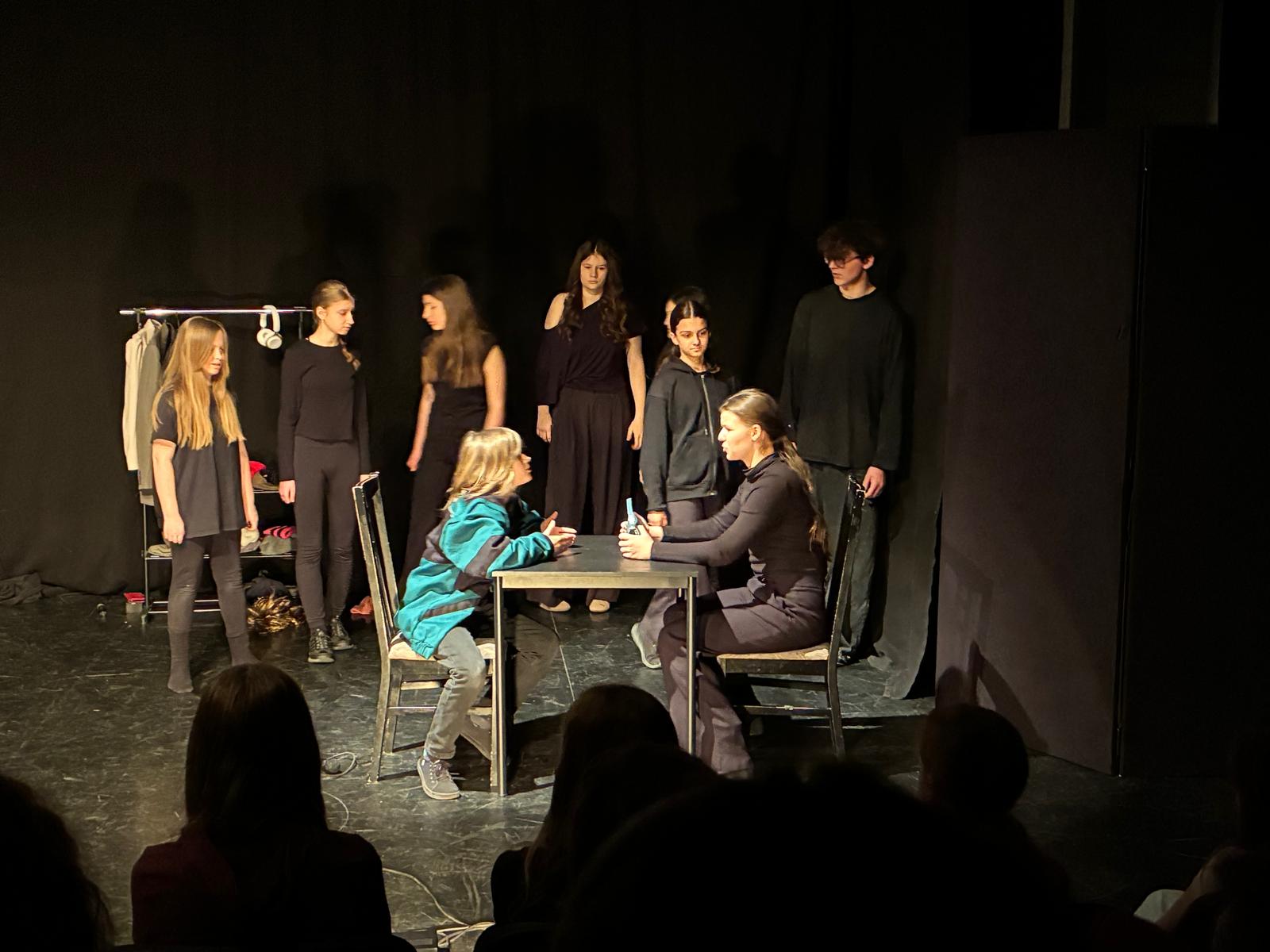 Moving Station, přehlídky Na Hranici 2026. Plzeňský Tajtrlík. Malinky, linky, konvalinky