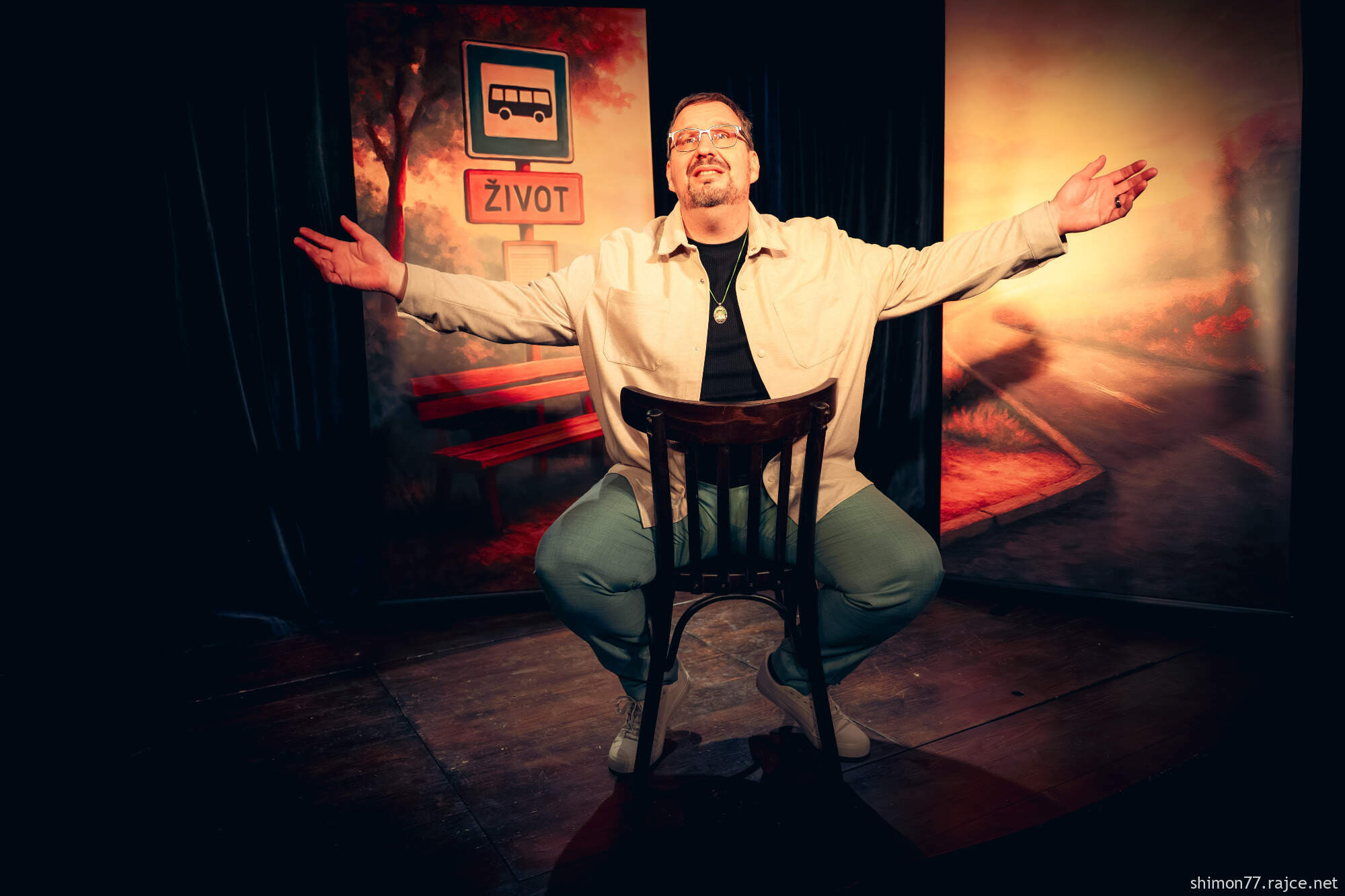Šimon Pečenka v představení Hypnotizér z autobusové zastávky