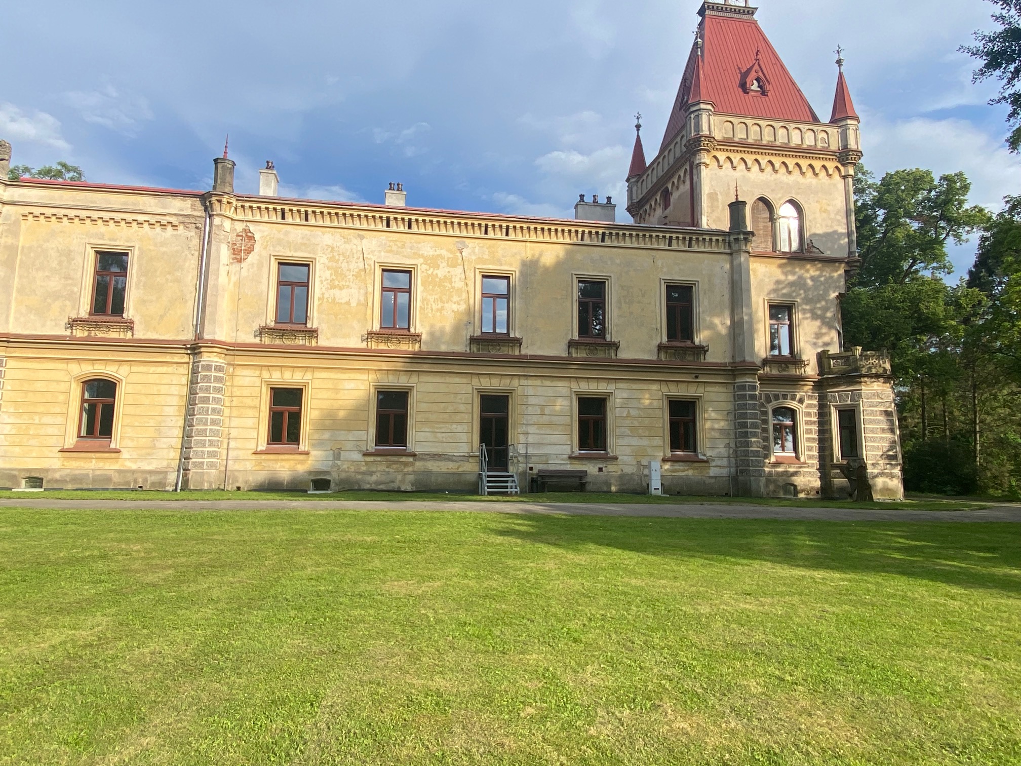 První místo v kategorii Cena veřejnosti získala v loňském roce obec Přílepy se sbírkou Rekonstrukce zámku Přílepy a revitalizace zámeckého parku.